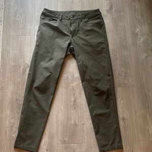 Lulu ABC pants. Olive green size 34/32
